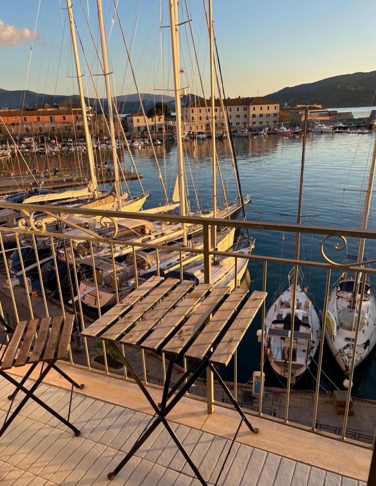Monolocale La Darsena Apartment Portoferraio Exterior photo